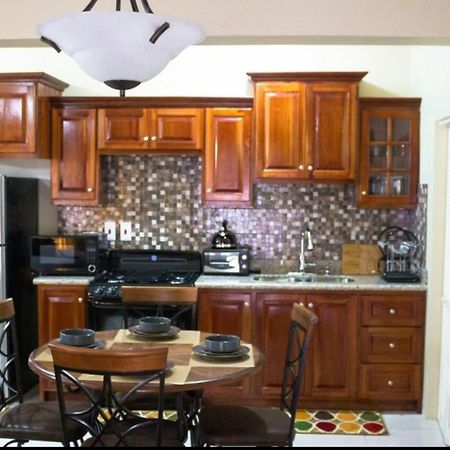 Merrivale Suite كينغستون المظهر الخارجي الصورة