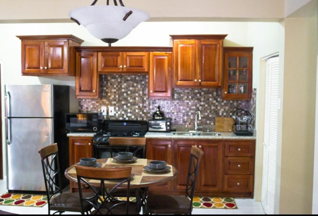 Merrivale Suite كينغستون المظهر الخارجي الصورة