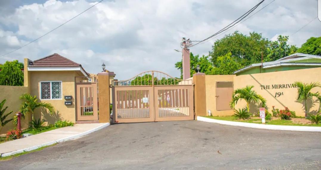 Merrivale Suite كينغستون المظهر الخارجي الصورة